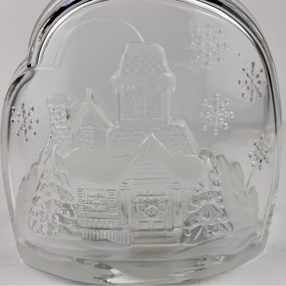 Luminarc etched glass candle holder, vintage 1991 Welcome Home winter scene - Picture 2 of 8